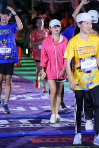 BIB: 3947, 3401
                            <button type="button" onclick="openModal(26225706)" class="btn btn-primary btn-sm float-right btn-popup" data-toggle="modal" data-target=".modal-high-quality">
                        <i class="fas fa-shopping-cart"></i> Add to Cart
                    </button>
                                            <button type="button" onclick="isThisMe(26225706, true)" class="btn btn-success btn-sm float-right btn-popup btn-isme hidden" data-toggle="tooltip" data-placement="bottom" title="นี่คือรูปของคุณใช่ไหม คลิกที่นี่เพื่อเอาเข้าอัลบั้ม">
                        <i class="fas fa-plus"></i> Add to album
                    </button>
                    <button type="button" onclick="isThisMe(26225706, false)" class="btn btn-warning btn-sm float-right btn-popup btn-isnotme hidden">
                        <i class="fas fa-ban"></i> Remove from album
                    </button>